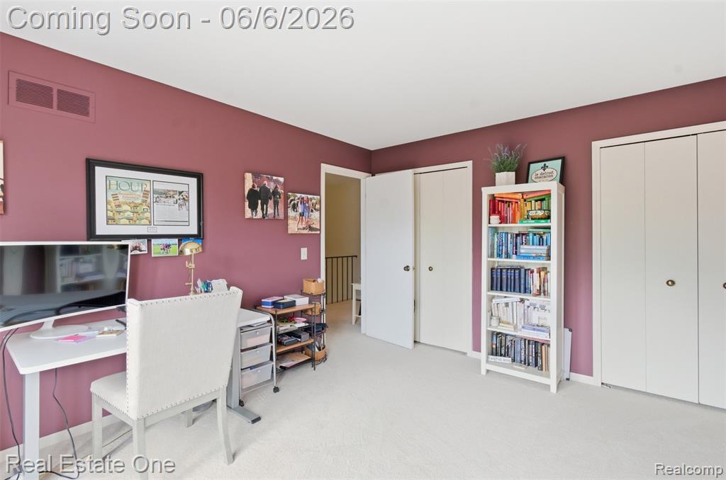 23910 Trailwood Court, 82, Bingham Farms, MI 48025 — Photo 35