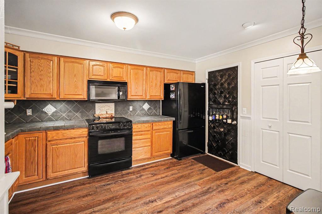 678 Summit Ridge Drive, Milford, MI 48381 — Photo 12