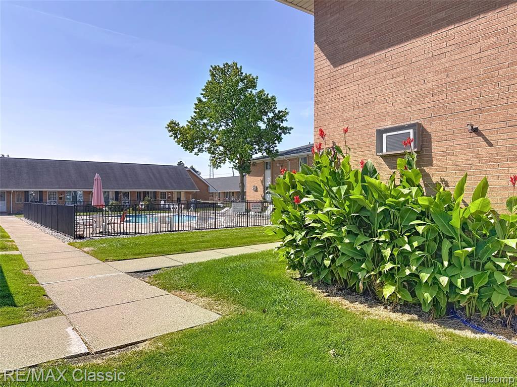 8254 Huntington Street, 43, Westland, MI — Photo 19