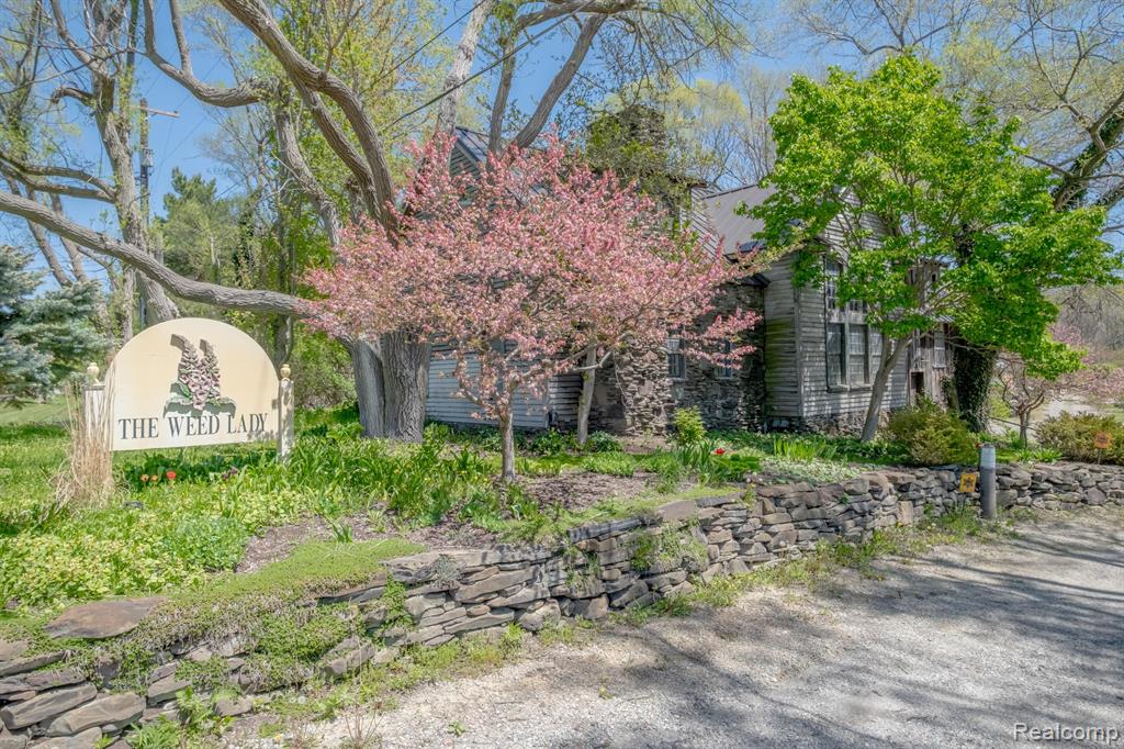 9225 FENTON Road, Grand Blanc, MI 48439 — Photo 3