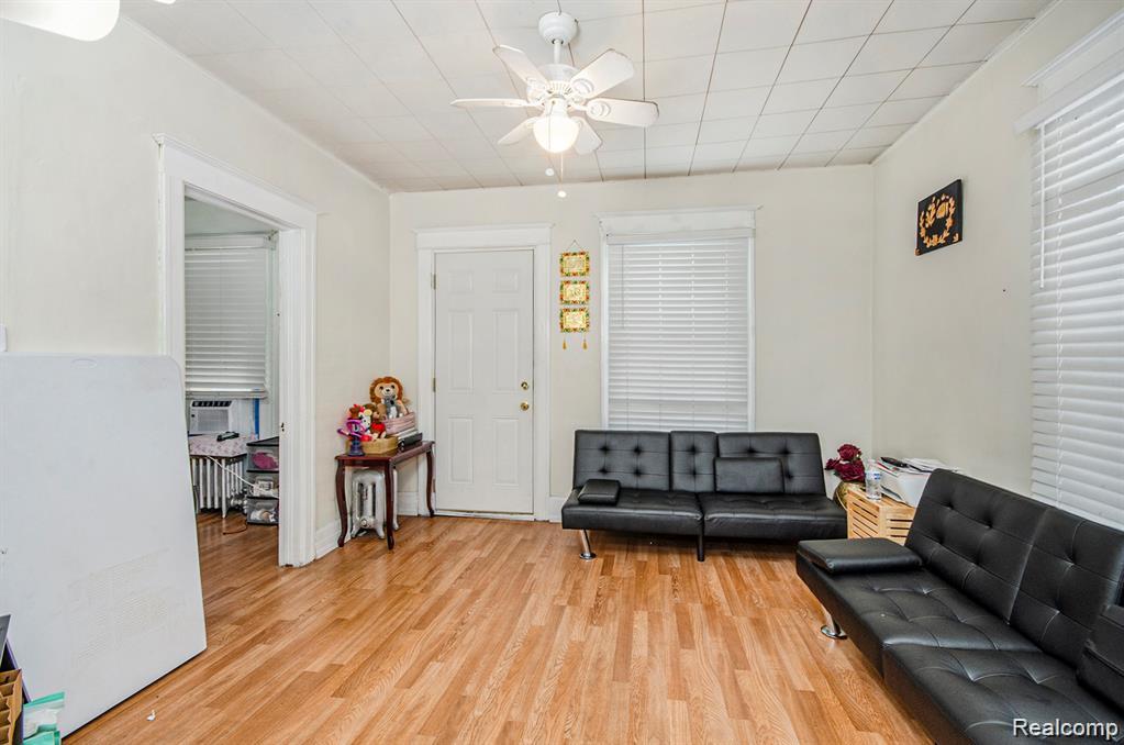 3017 Jacob Street, Hamtramck, MI 48212 — Photo 15