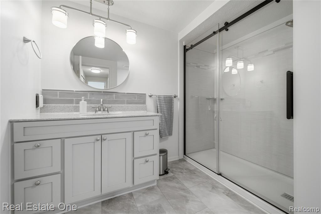 10385 Elizabeth Street, Pinckney, MI 48169 — Photo 17