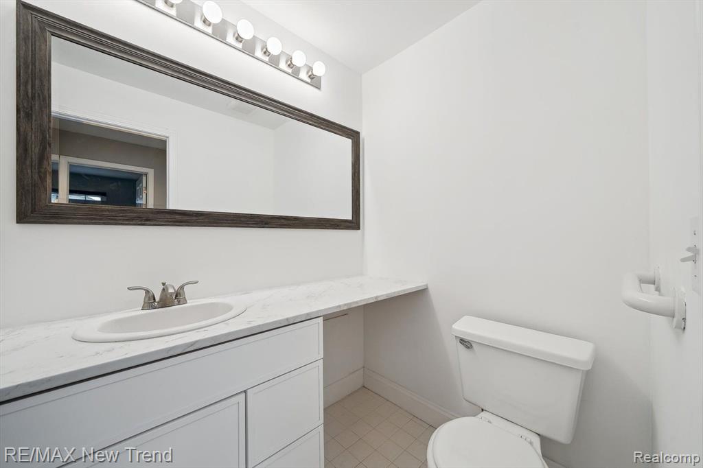 6641 HEARTHSIDE Court, West Bloomfield, MI — Photo 24