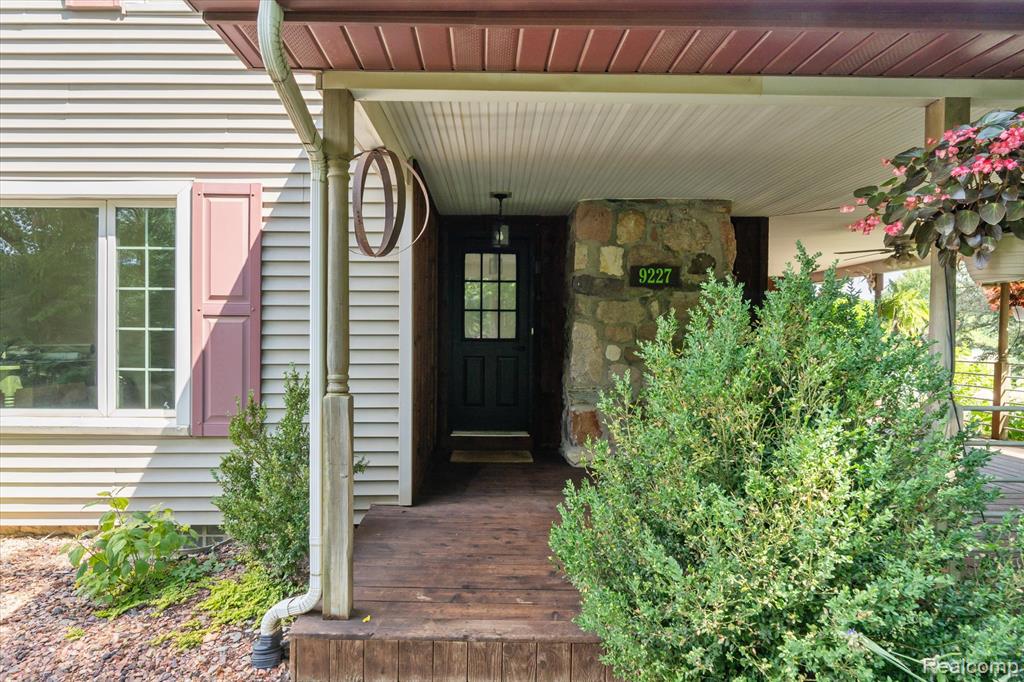 9227 Hogan Road, Fenton, MI 48430 — Photo 5