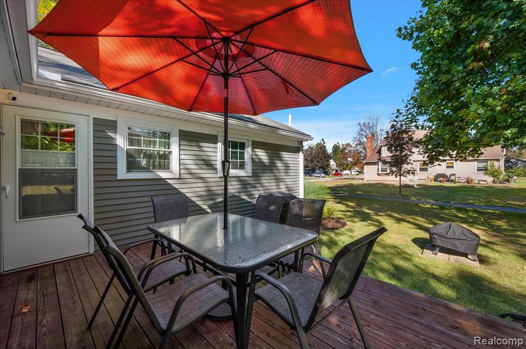 2066 Teaneck Circle, Wixom, MI 48393 — Photo 37
