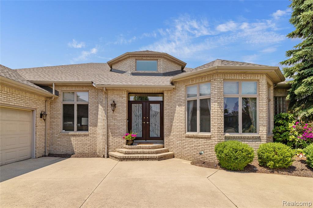 49539 Nautical Drive, Chesterfield, MI 48047 — Photo 9