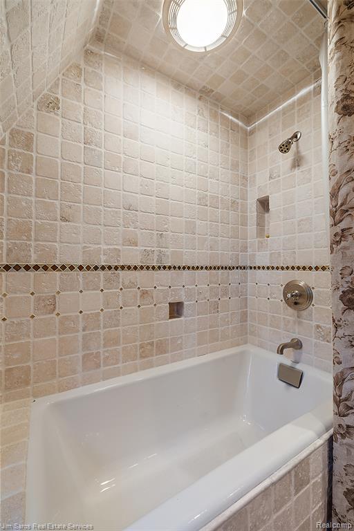49016 Point Lakeview Street, Chesterfield, MI 48047 — Photo 51