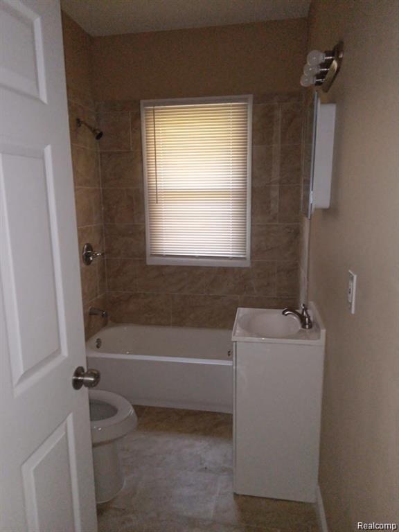 8879 N CLARENDON Street, Detroit, MI 48204 — Photo 5