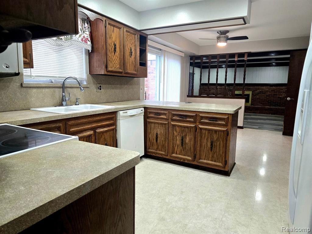 47425 Westlake Drive, Shelby Twp, MI 48315 — Photo 12