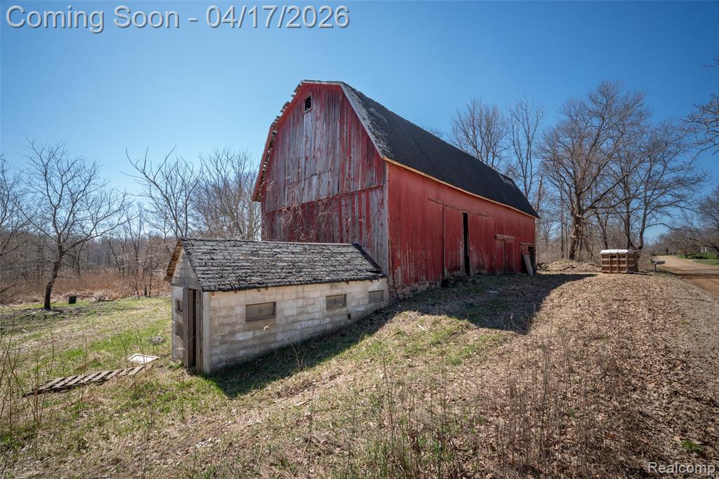 825 W Rose Center Road, Holly, MI 48442 — Photo 15