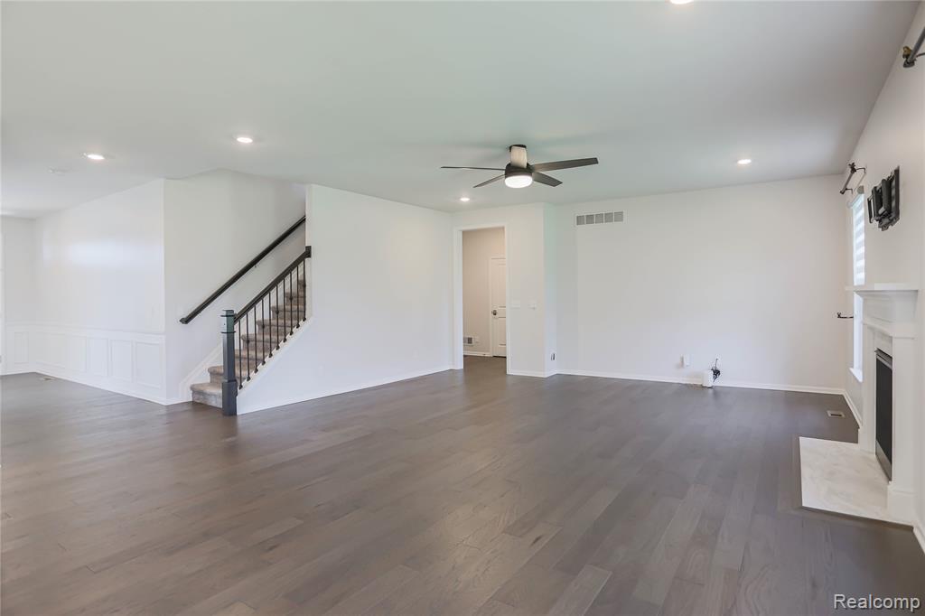 13101 Valencia Drive, Utica, MI 48315 — Photo 48