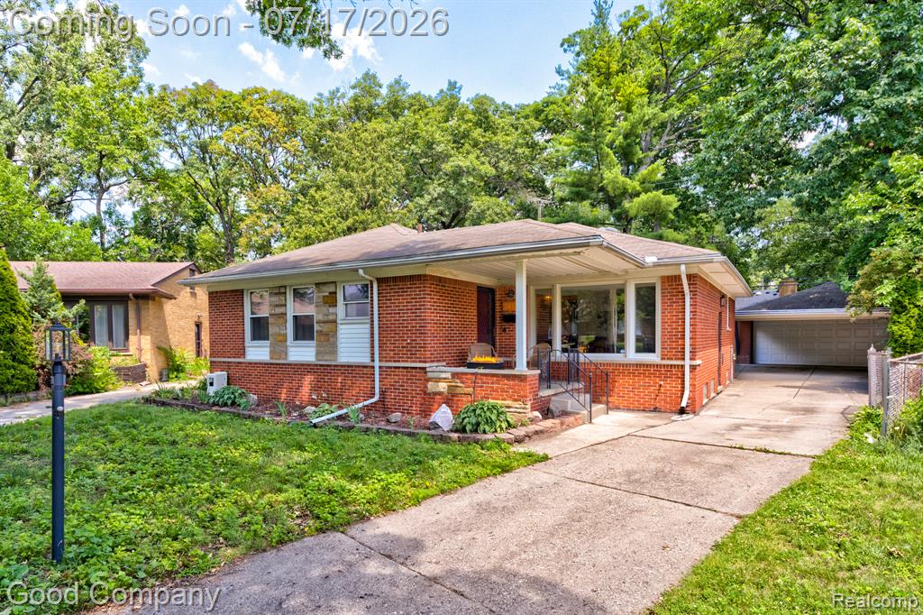 24310 Manistee Street, Oak Park, MI 48237