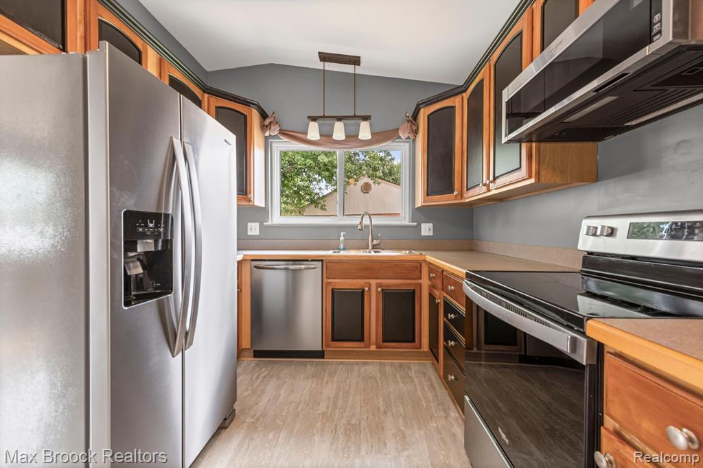 44018 Bannockburn Drive, Canton, MI 48187 — Photo 3