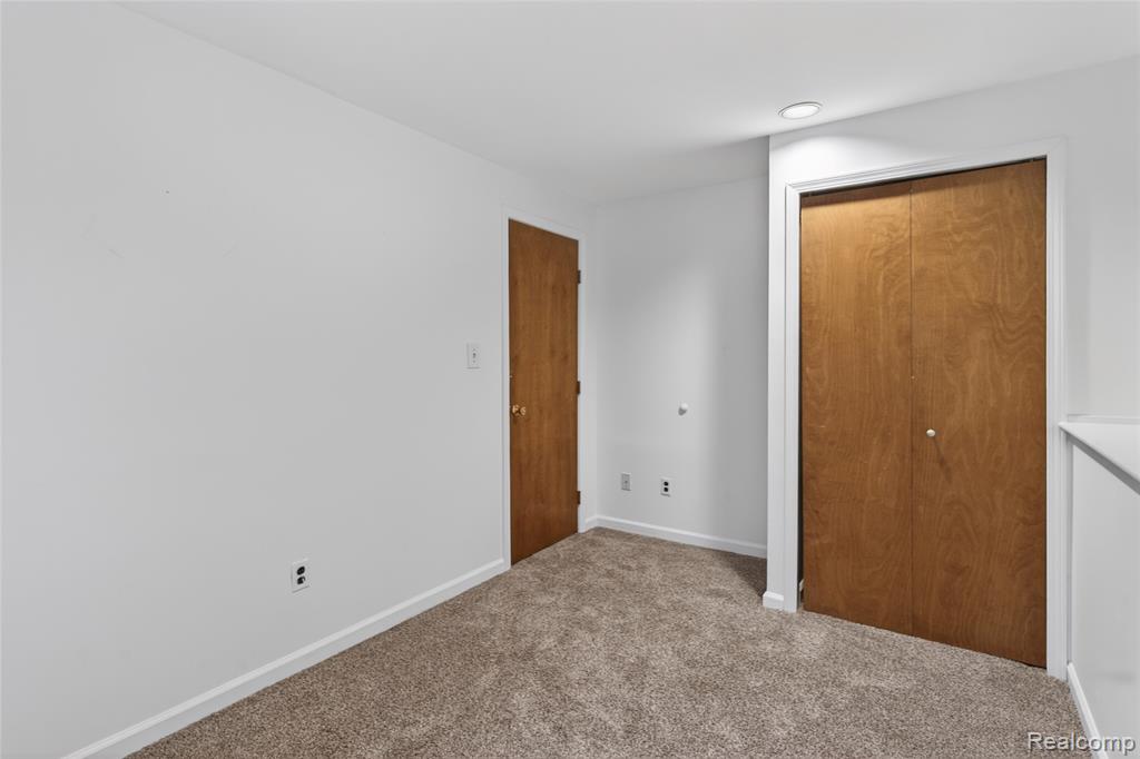 8360 Arlis Street, Commerce Twp, MI 48382 — Photo 48