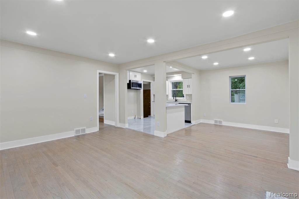 18614 Griggs Street - Photo 4