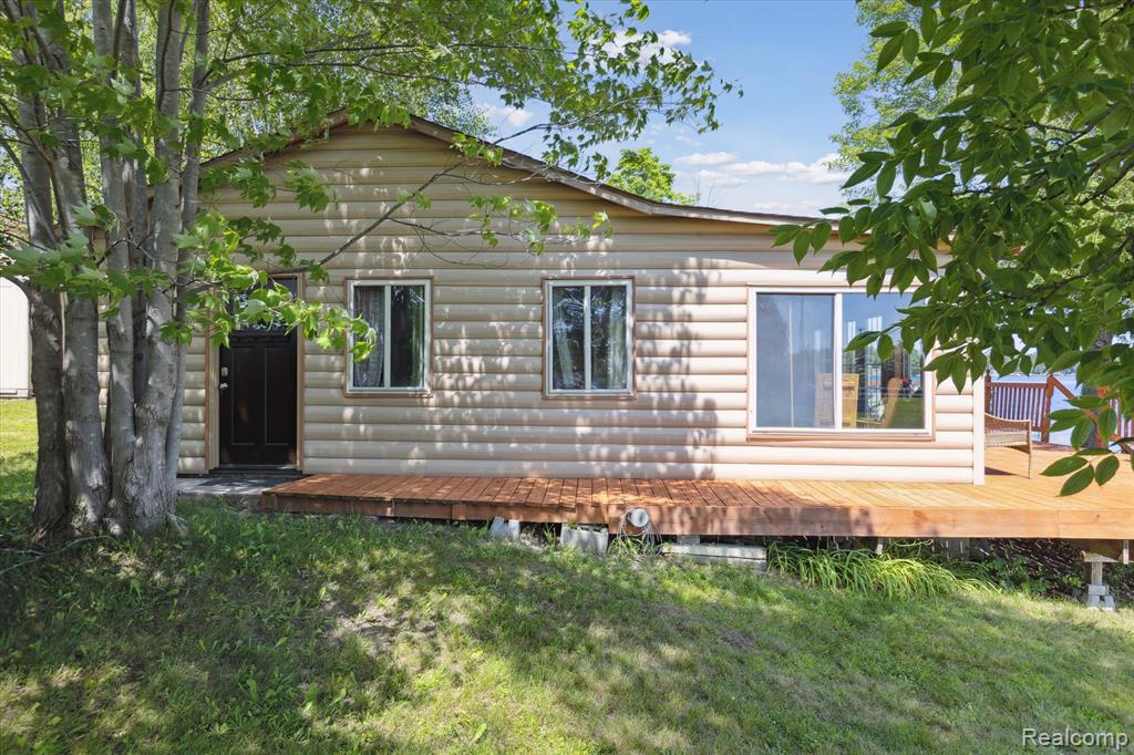 5020 Main Street, MI — Photo 8