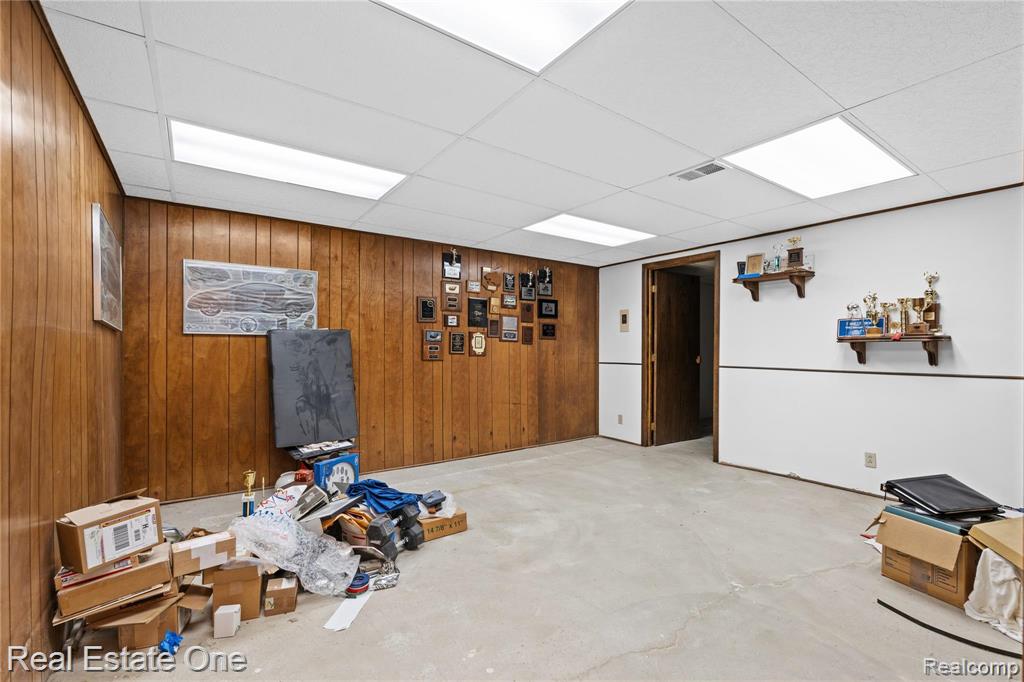 2 Brookwood Lane, Dearborn, MI 48120 — Photo 18