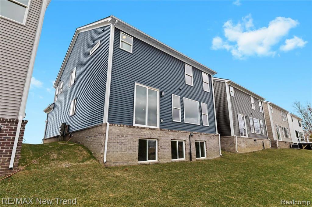 209 MOUNTAIN VIEW LANE, Milford, MI 48381 — Photo 38