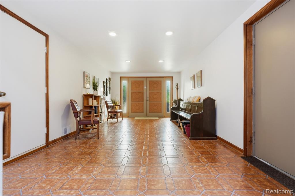 11034 Grand River Road, Brighton, MI 48116 — Photo 7