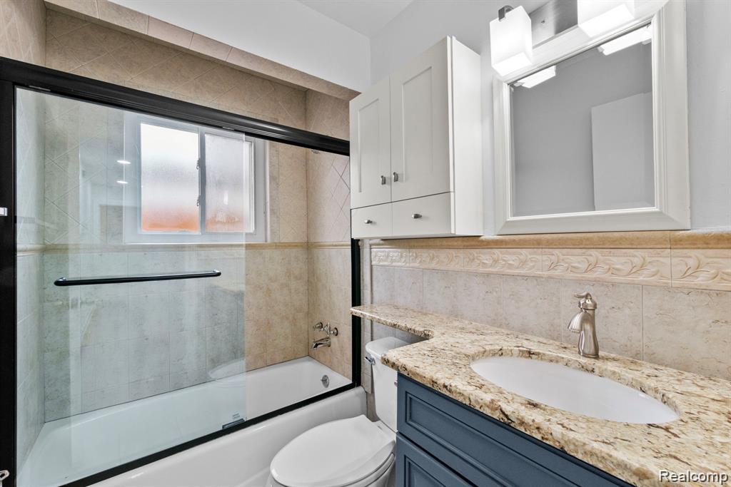 28419 Park Court, Madison Heights, MI 48071 — Photo 11
