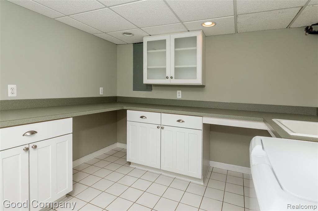 802 Orchard View Drive, Royal Oak, MI 48073 — Photo 40