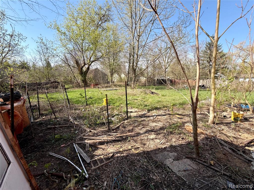 3233 W Home Avenue, Flint, MI 48504 — Photo 6