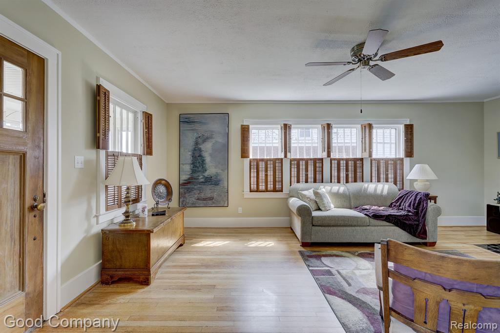 923 W 11 Mile Road, Royal Oak, MI 48067 — Photo 9