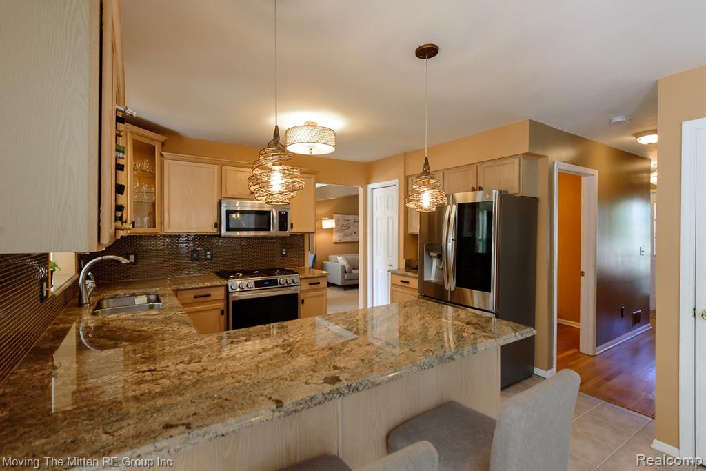 9501 Madison Drive, Belleville, MI 48111 — Photo 10