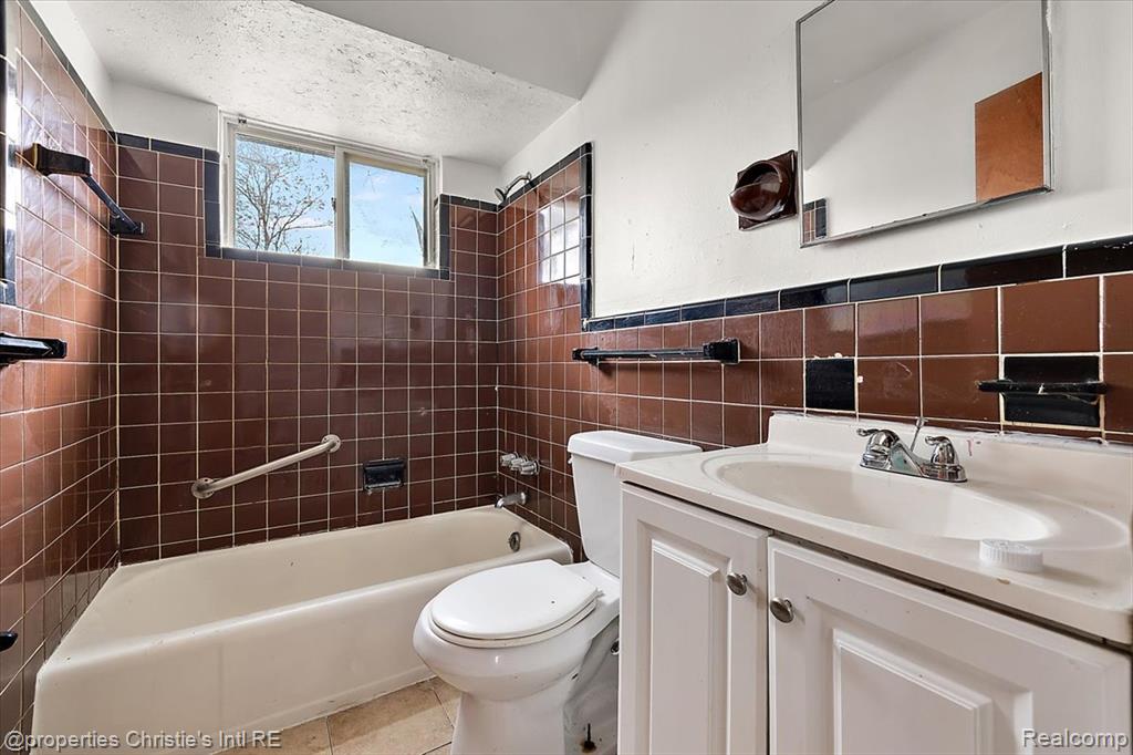 20619 Patton Court, Detroit, MI 48228 — Photo 16