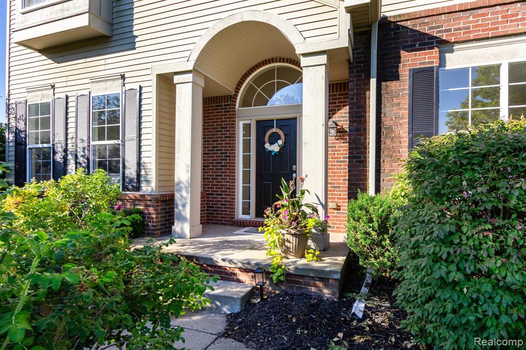 9838 Dublin Drive, Fenton, MI 48430 — Photo 5