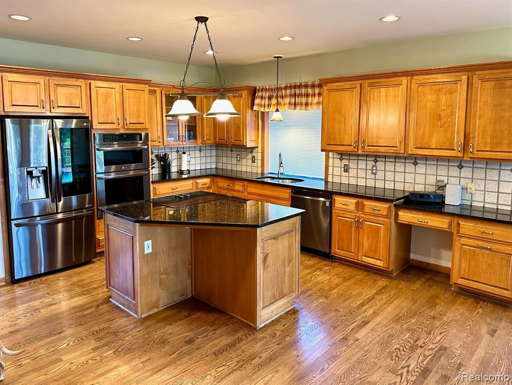 6763 BERRY POINTE Drive, Clarkston, MI 48348 — Photo 17