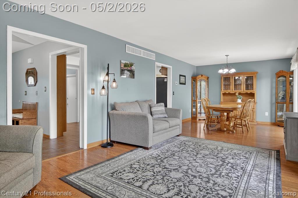 45560 Edgewood Court, Canton, MI 48187 — Photo 17