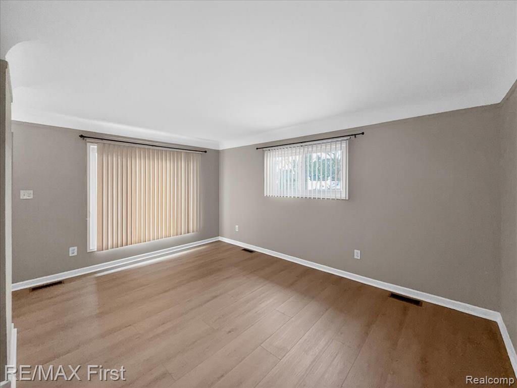 28326 Couzens Avenue, Madison Heights, MI 48071 — Photo 7