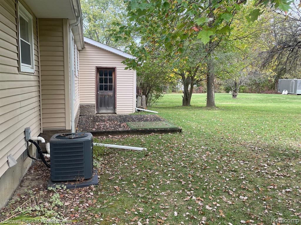 7071 Brittwood Lane, Flint, MI 48507 — Photo 5