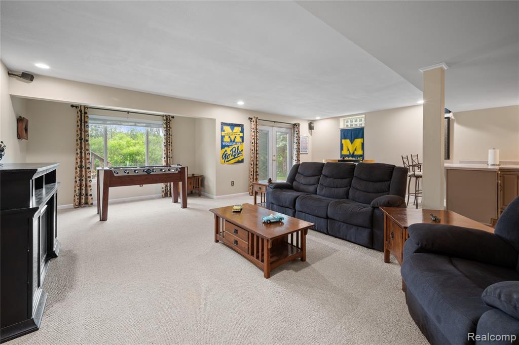 2460 Fenton Creek Lane, Fenton, MI 48430 — Photo 35