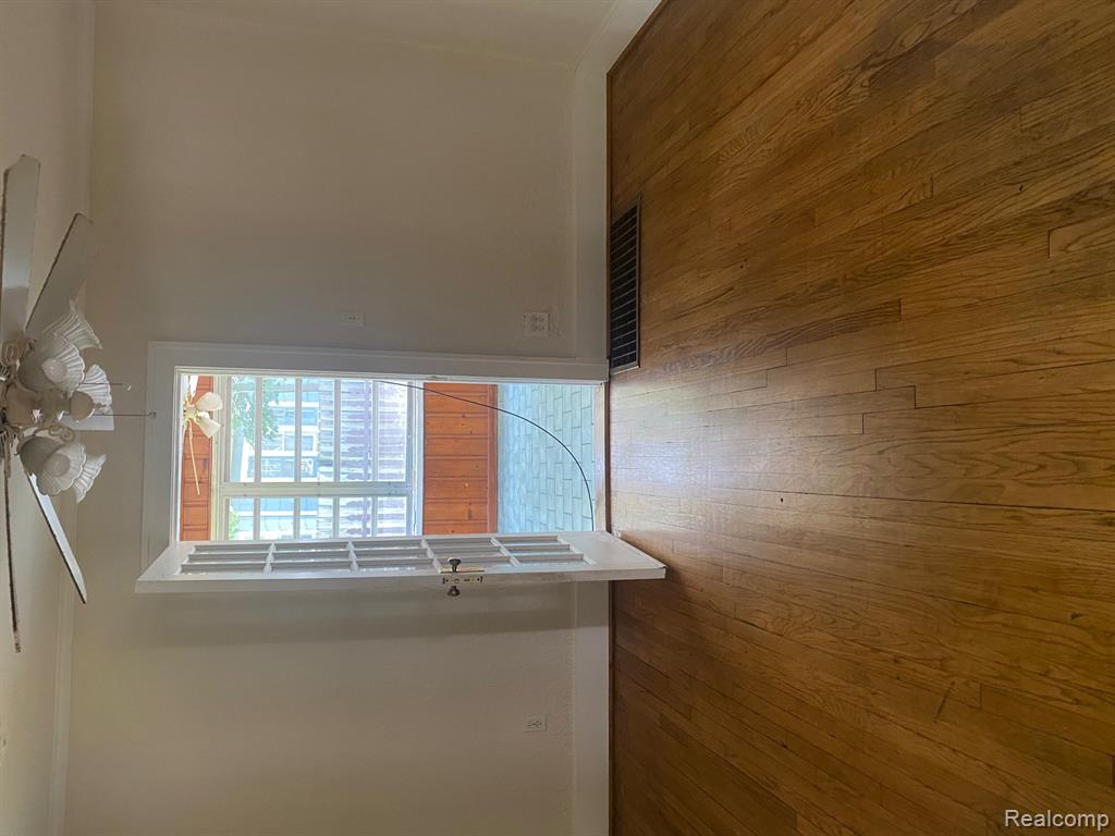 65 Chippewa Road, Pontiac, MI 48341 — Photo 11