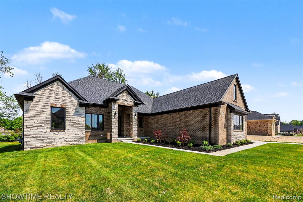 11695 ENCORE Drive, Utica, MI 48315 — Photo 2