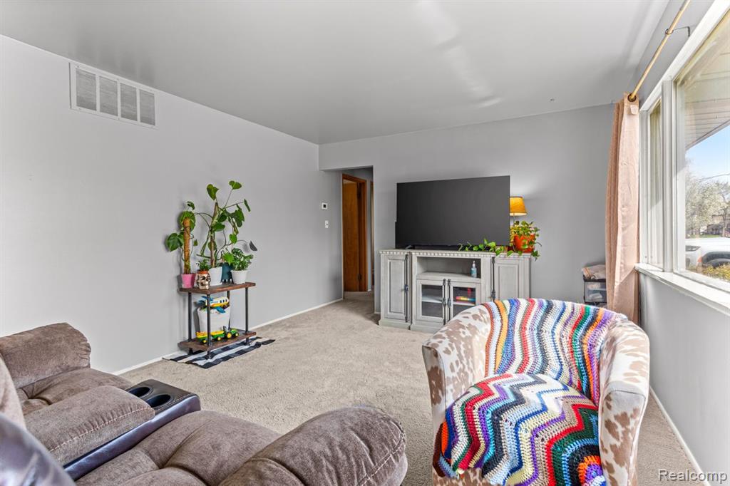 9834 DUDLEY Street, Taylor, MI 48180 — Photo 3