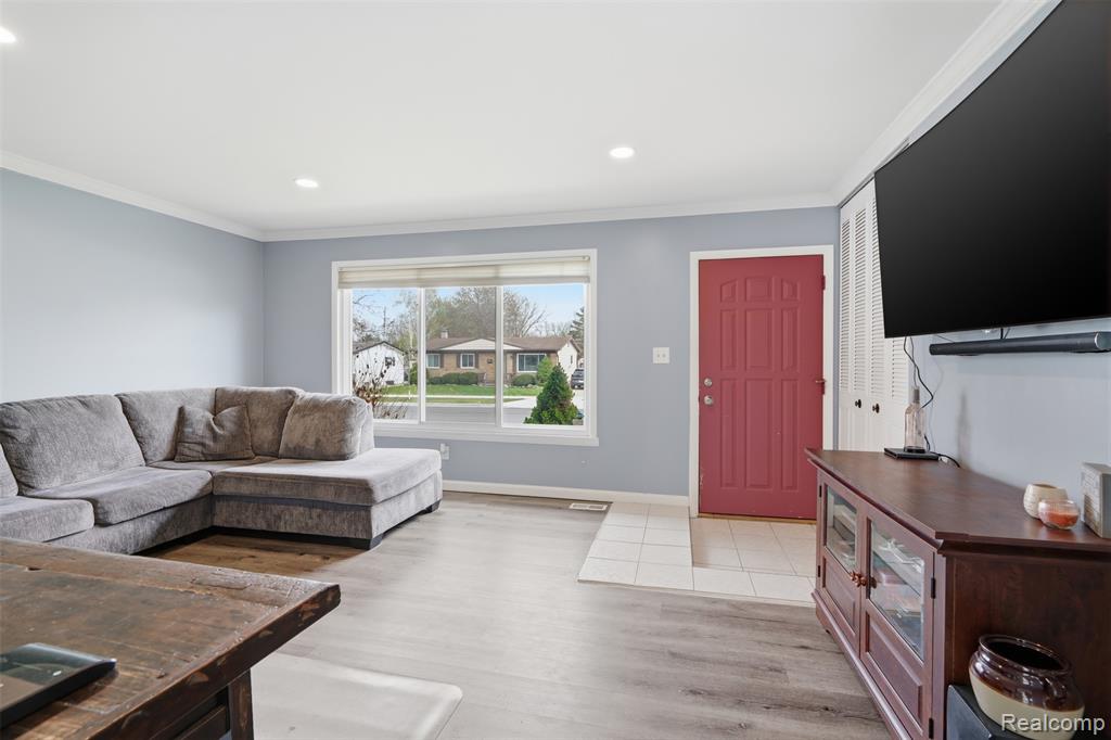5208 Don Shenk Drive, Swartz Creek, MI 48473 — Photo 5