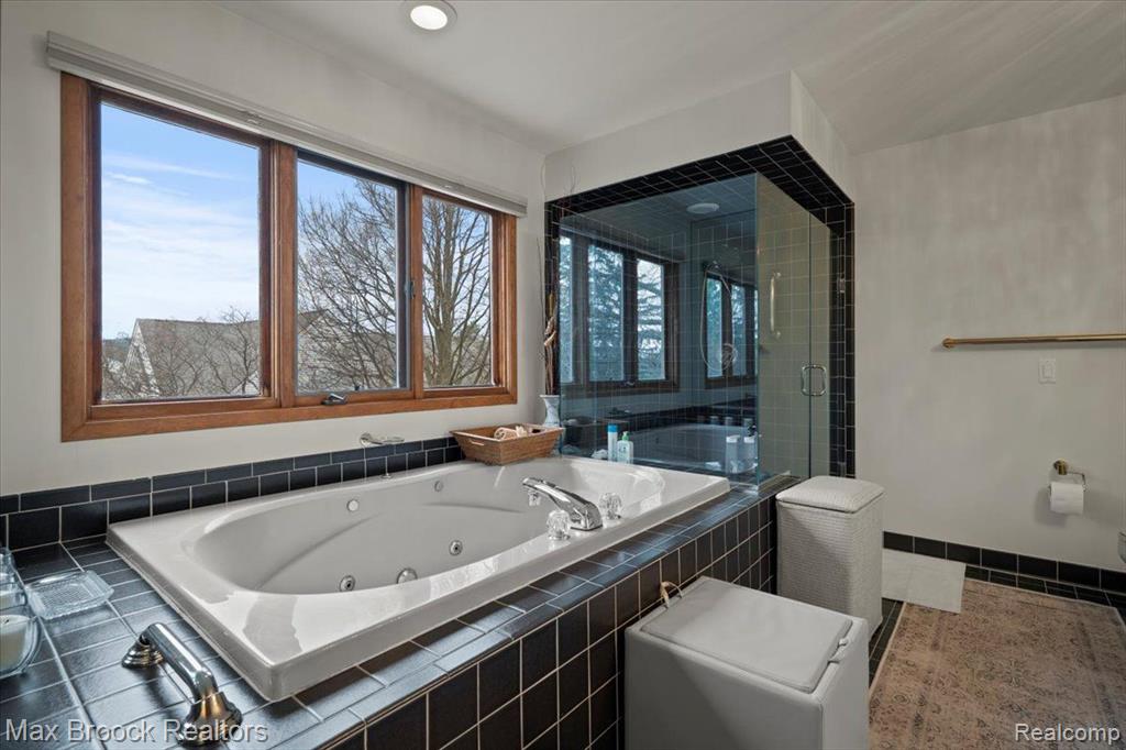 6362 CHARLES Drive, West Bloomfield, MI — Photo 38