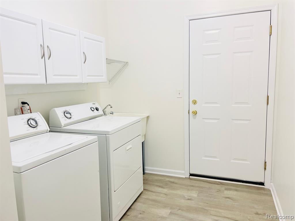 47535 PEMBROKE Drive, Canton, MI 48188 — Photo 13