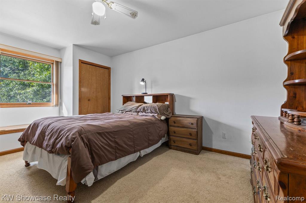 766 WHITE HOUSE Drive, Highland, MI 48356 — Photo 28