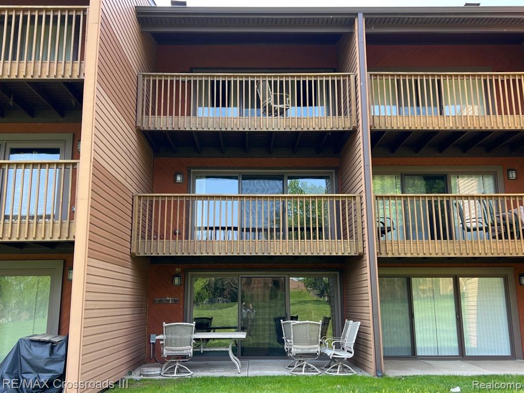 48295 BAYSHORE Drive, Van Buren, MI 48111 — Photo 21