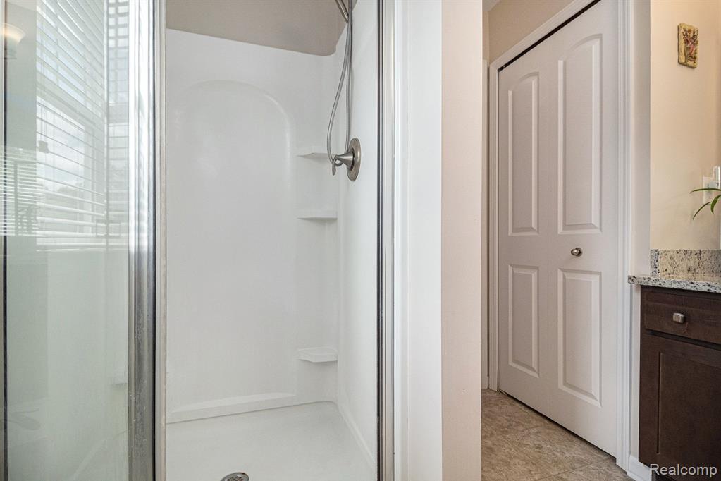 15893 PEBBLEBROOK Drive, Van Buren, MI 48111 — Photo 21