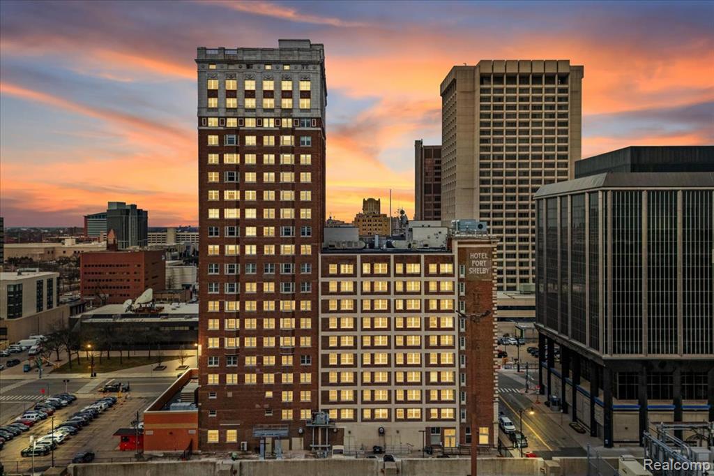 525 W LAFAYETTE Boulevard, Detroit, MI 48226