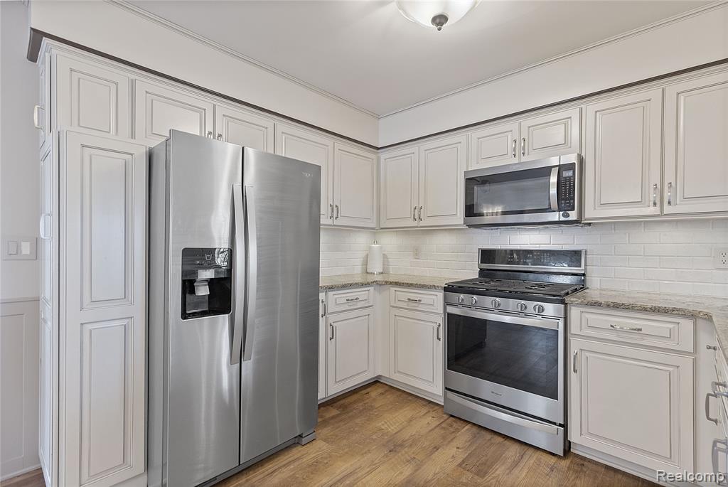 922 Canterbury Drive, Madison Heights, MI 48071 — Photo 9