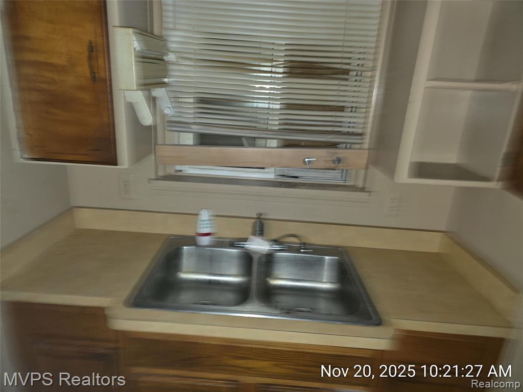 14728 Wilfred Street, Detroit, MI 48213 — Photo 9