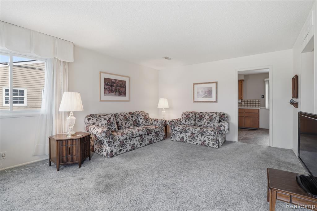 5221 Worchester Drive, Swartz Creek, MI 48473 — Photo 11