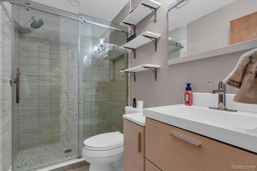 43939 Manitou Drive, Clinton Twp, MI 48038 — Photo 20