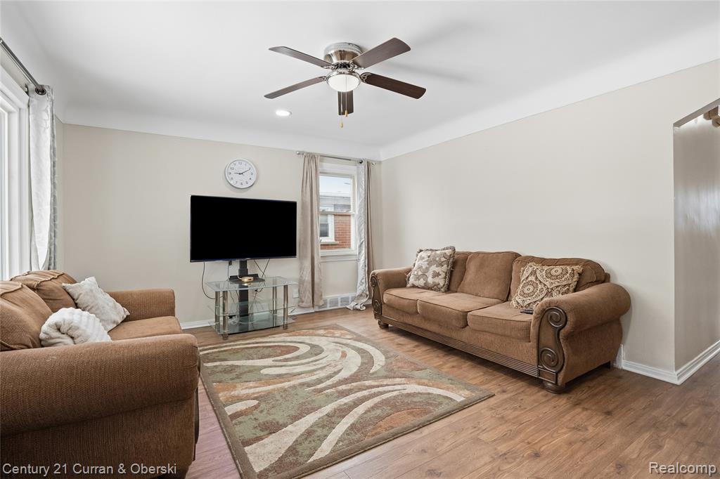 8227 Riverview Street, Dearborn Heights, MI 48127 — Photo 5